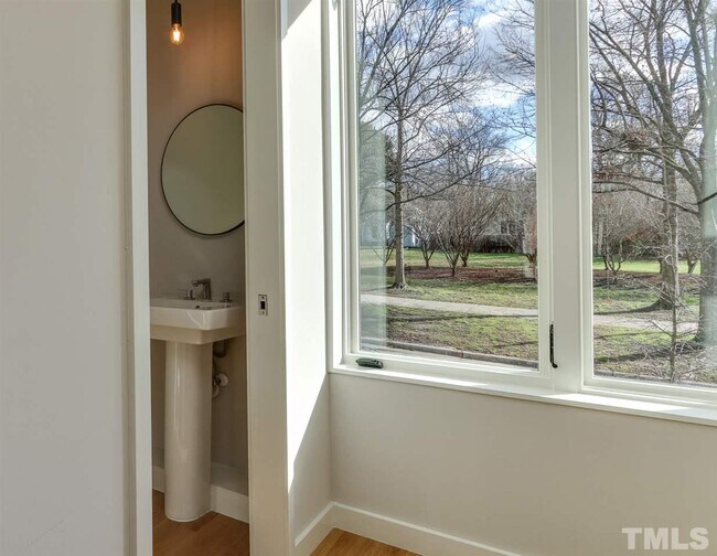 Building Photo - 420 Chavis Way