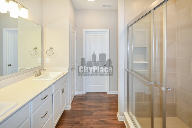 Building Photo - 1723 S Centennial Ave