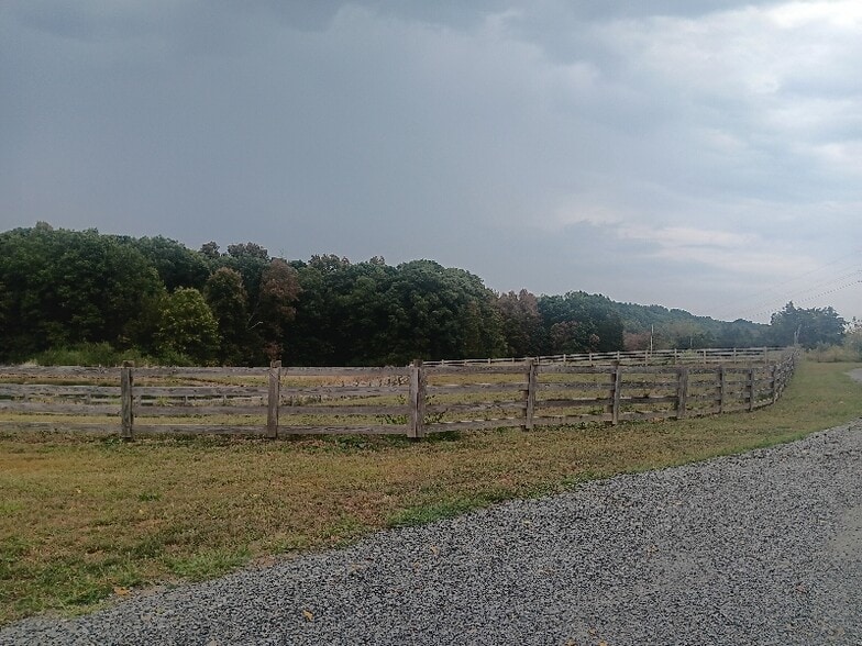 Building Photo - 8801 Brannen Rd