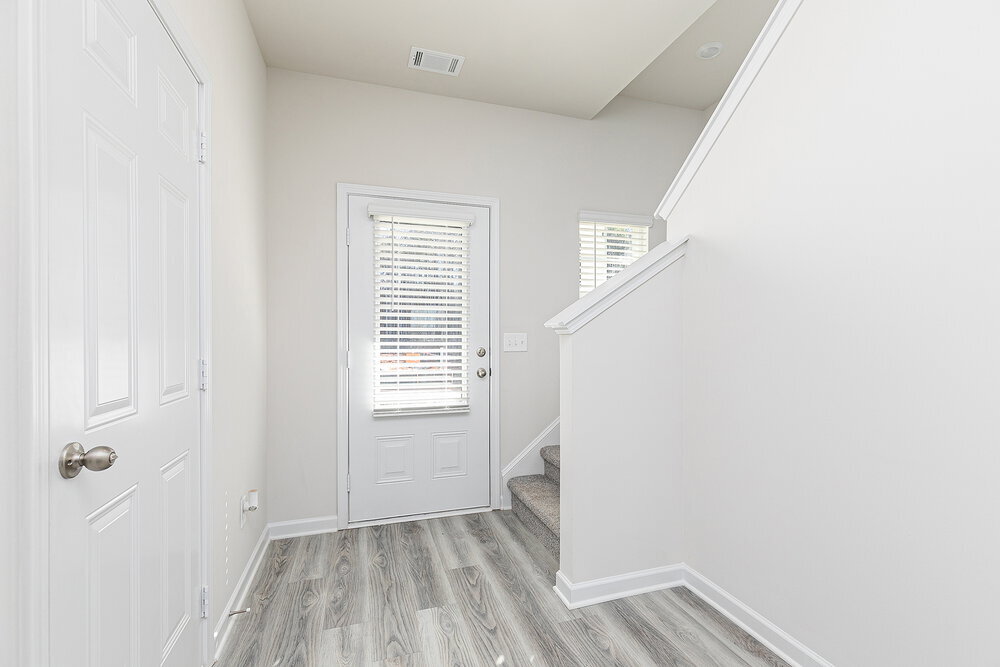 Building Photo - 616 Mackenzie Cv