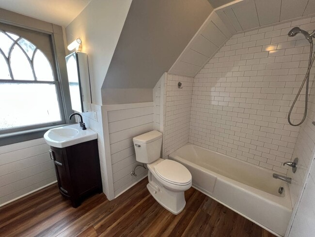 Building Photo - 1114 Union St