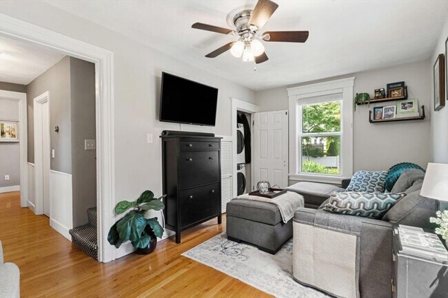 Building Photo - 2 bedroom in Winchester MA 01890