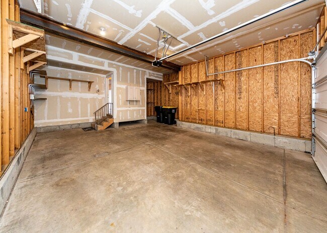 Building Photo - Westside home in Desirable Gold Hill Mesa ...