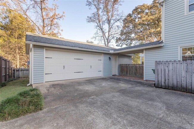 Building Photo - 149 Ledyard Dr