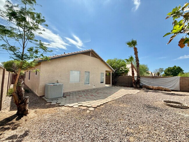 Building Photo - 2316 E Kelton Ln