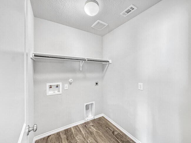 Building Photo - 9714 Marbach Hl