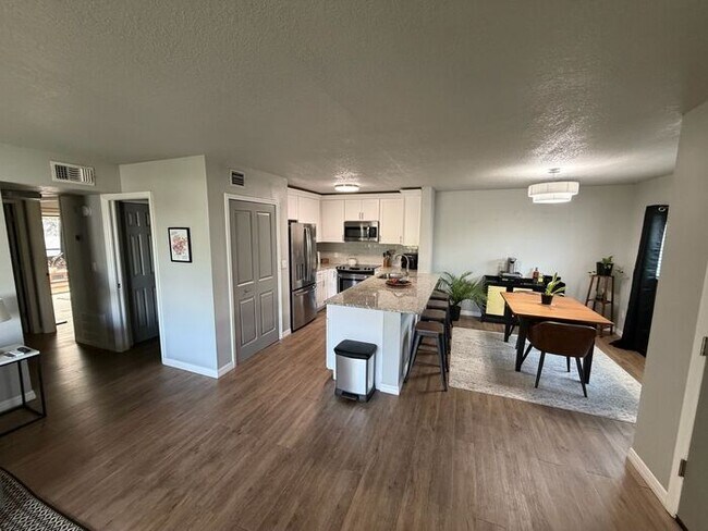 Building Photo - **MOVE IN SPECIAL $500 off first months rent** Beautiful 2 bedroom, 2 bath Condo located in Winte...