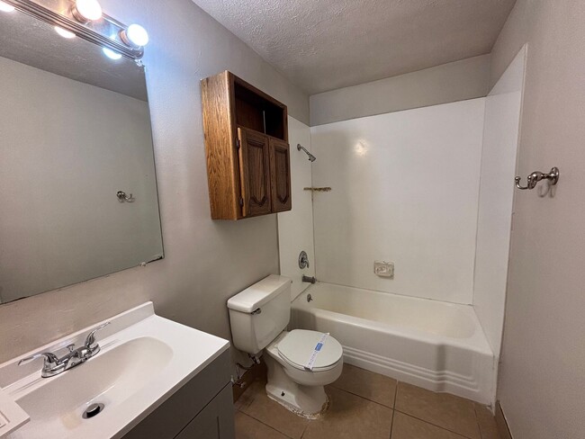 Building Photo - 1629 Talisman Cir N