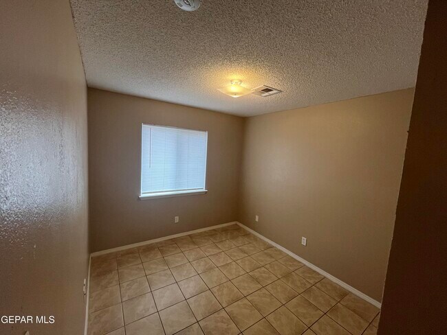 Building Photo - 12345 Tierra Plata Dr