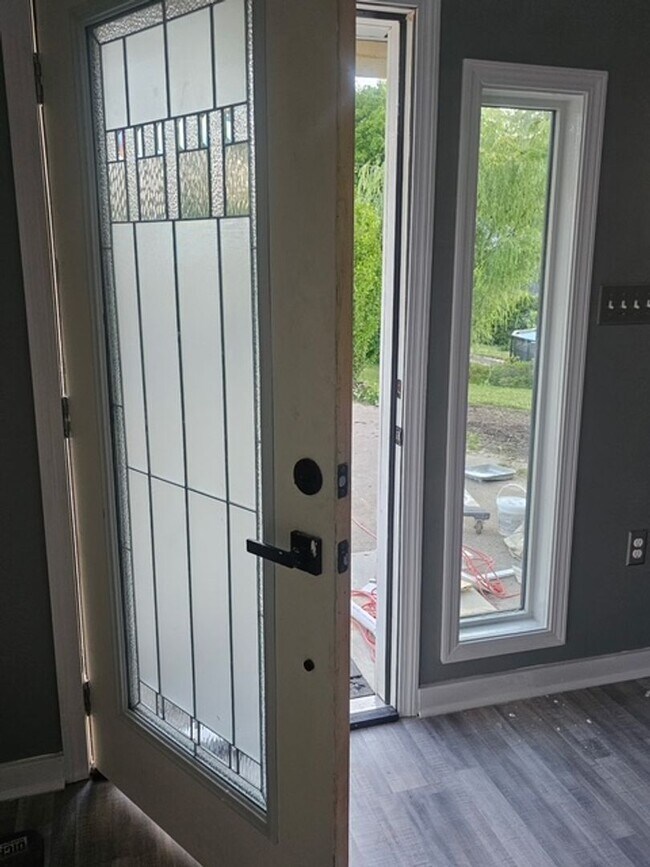 Building Photo - Maryville 37804 - Brand New 1 bedroom, 1 bath in the Heart of Maryville - Contact Troy Adams (865...