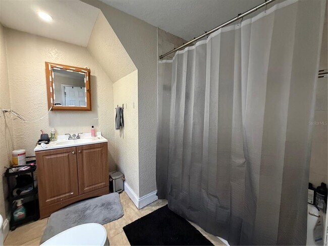 Building Photo - 2926 W St John St