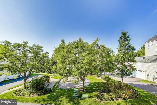 Building Photo - 12804 Short Hills Dr