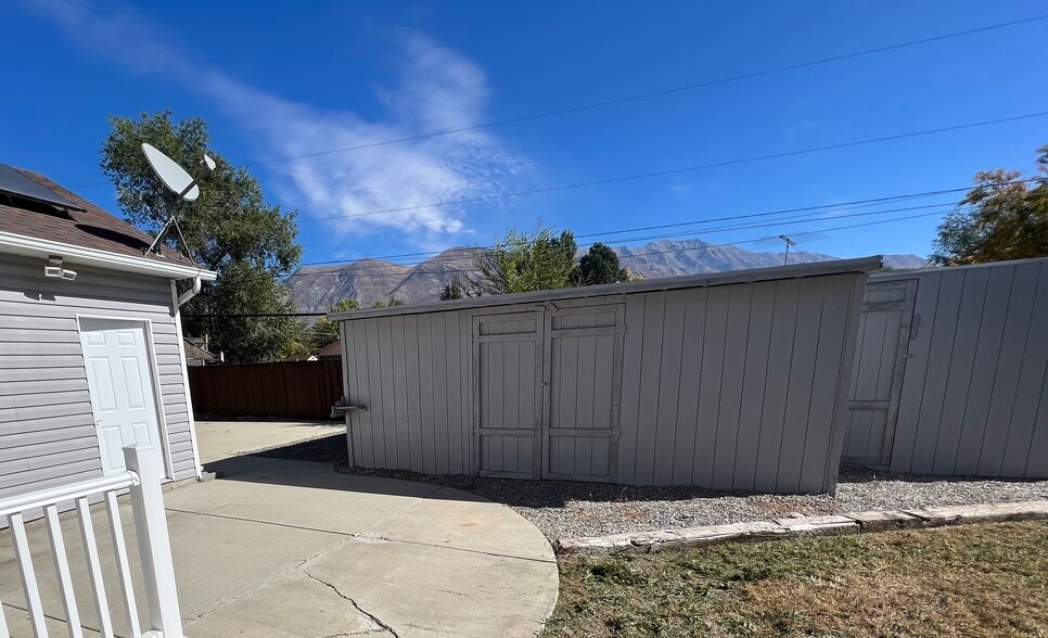 Building Photo - 614 N 550 E