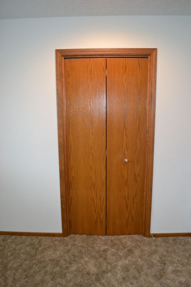 Building Photo - BEAUTIFUL 3 BEDROOM 3 BATH HOUSE LOCATED IN SOUTH SALEM