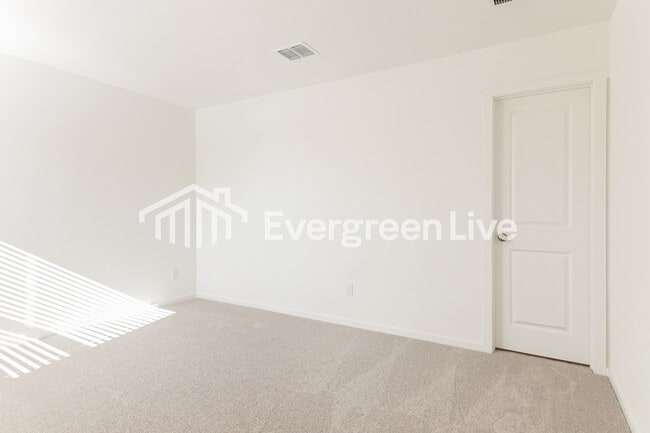 Building Photo - 920 Calley Pear Trl