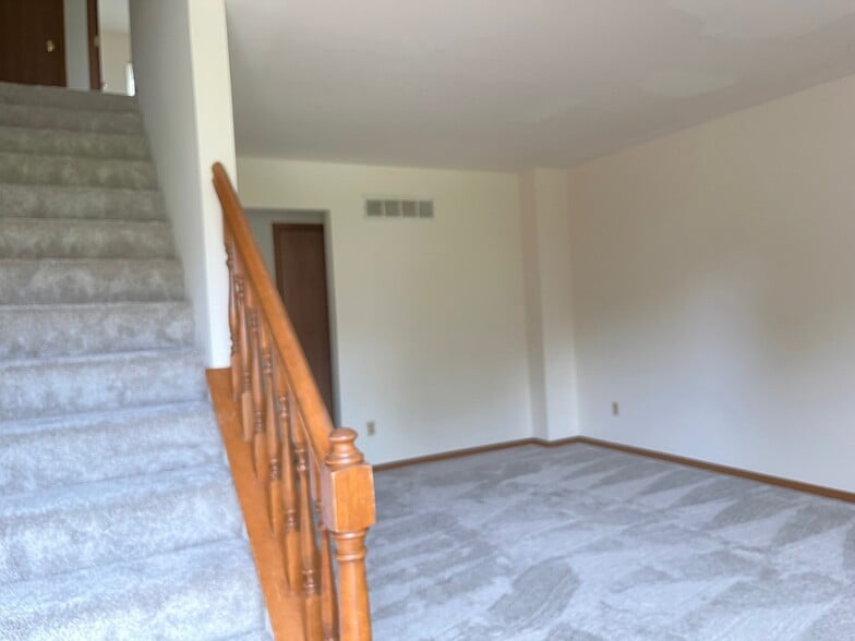 Building Photo - 2489 Falcons Way