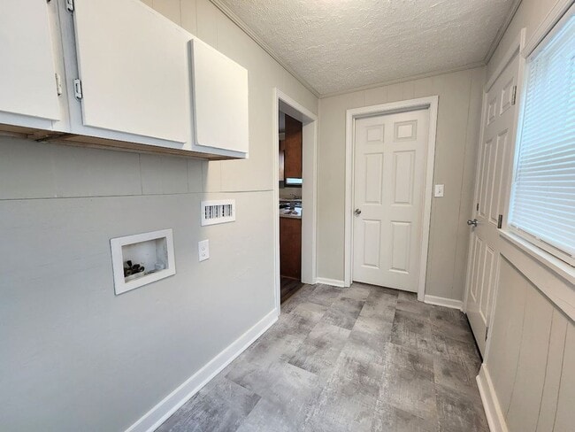 Building Photo - 2 Bedroom House Easley SC