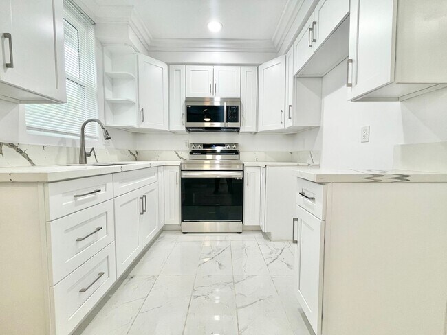 Building Photo - Fulton Townhomes