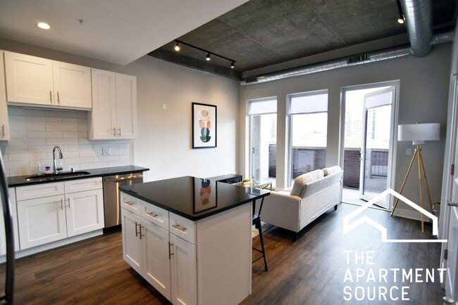 Building Photo - 3833 N Broadway