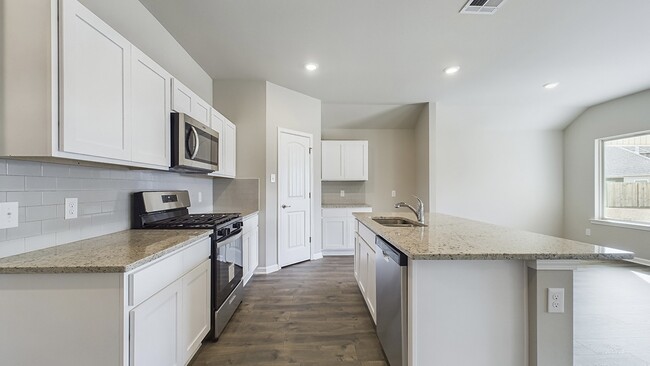 Building Photo - 105 Whirlaway Dr