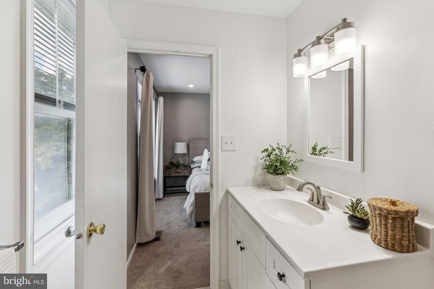 Master bath - 81 Talbot Ct