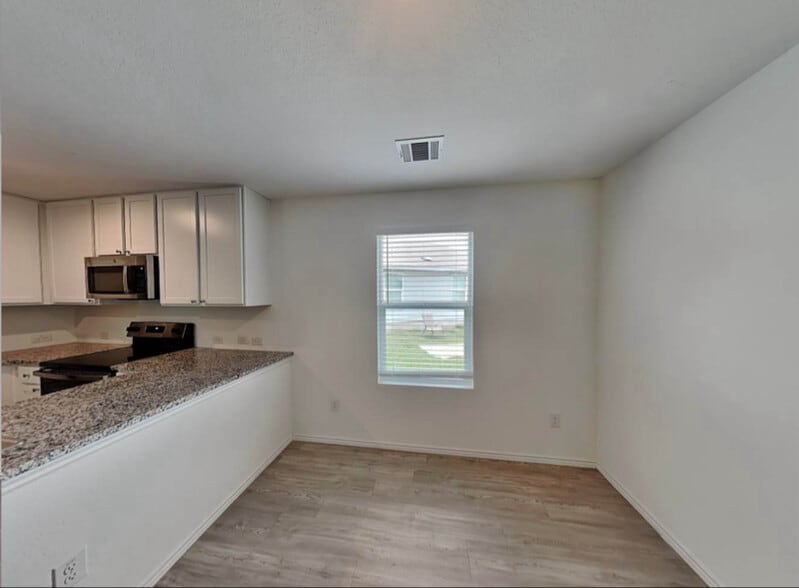 Building Photo - 145 Parish Ln