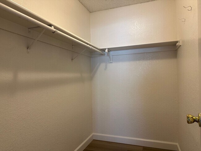 Building Photo - One Bedroom For Rent