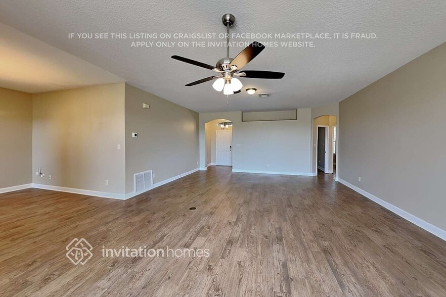 Building Photo - 1325 Golf Point Loop