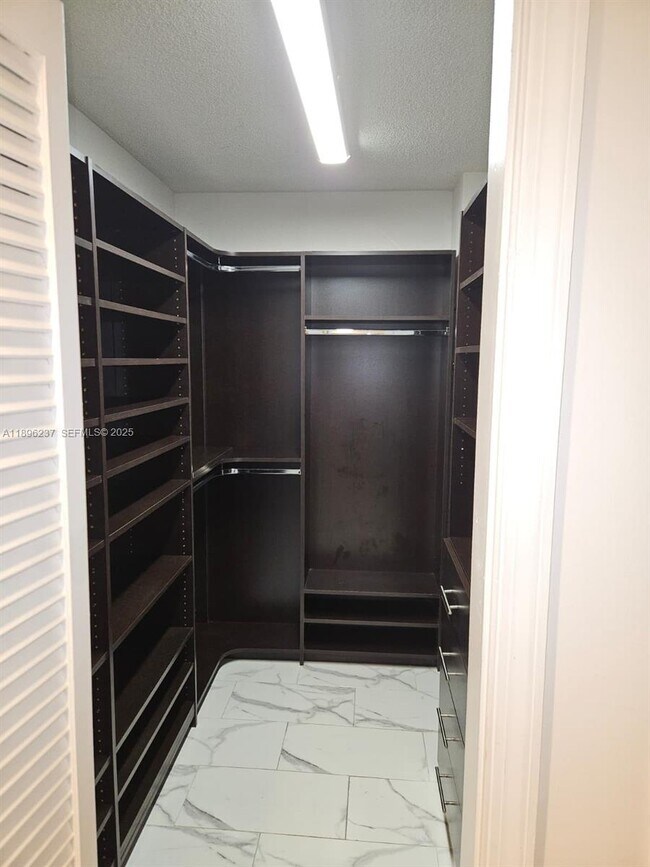 Building Photo - 1800 NE 114th St