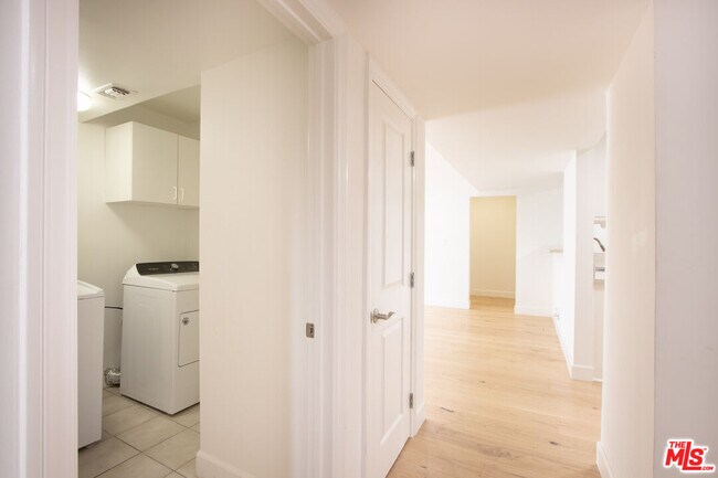 Building Photo - 11640 Woodbridge St