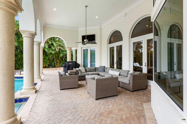 Building Photo - 2166 W Silver Palm Rd