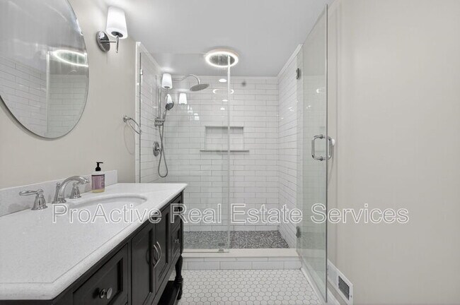 Building Photo - 1329 Cedar Ln