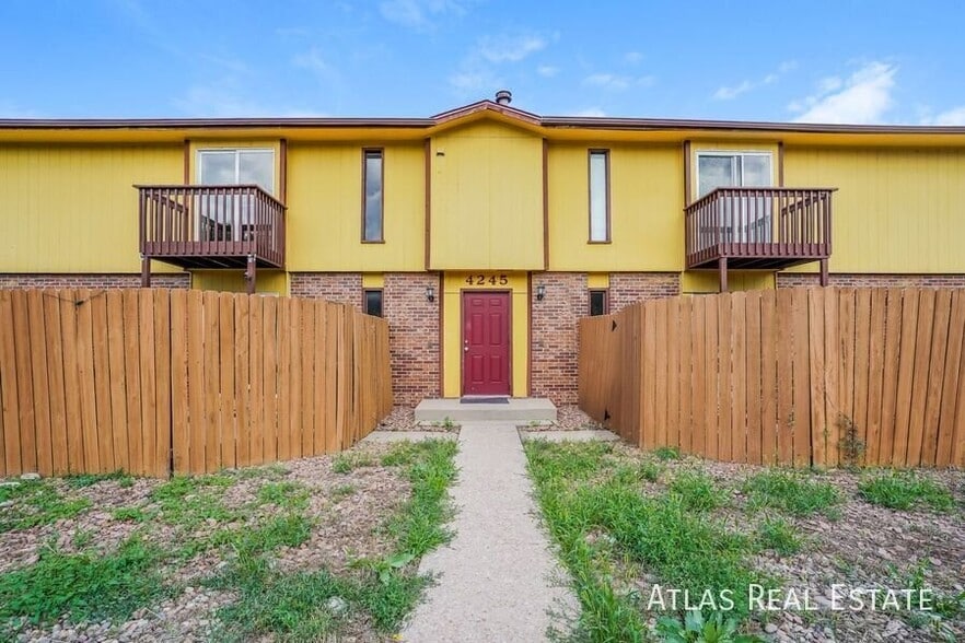 Building Photo - 4245 Loomis Ave