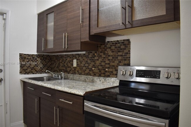 Building Photo - 16851 NE 21st Ave