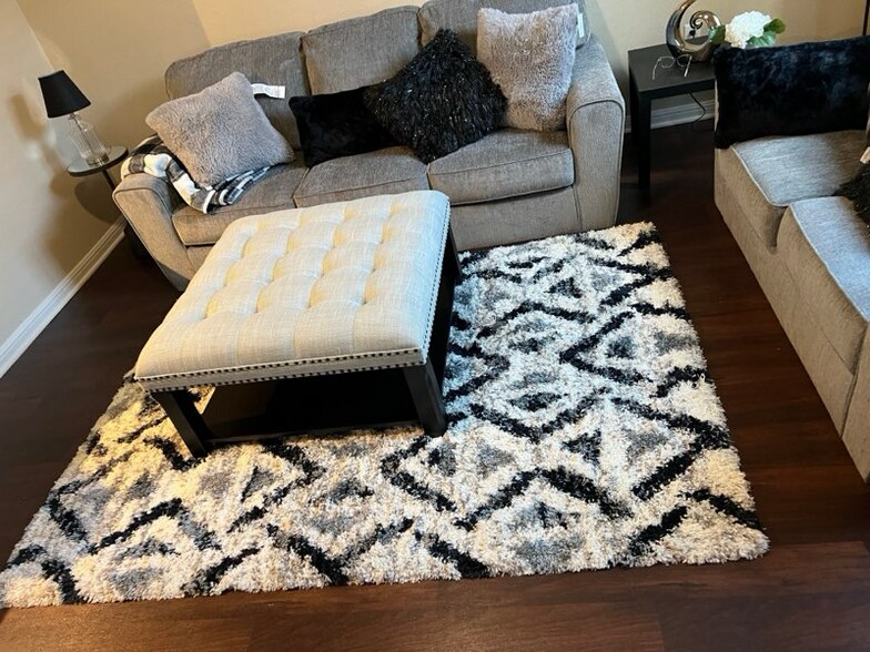 Primary Photo - 1101 Brushy Creek Rd