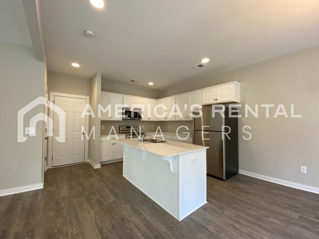 Building Photo - 7940 St.James Dr