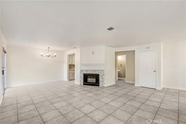 Building Photo - 1211 S Palmetto Ave