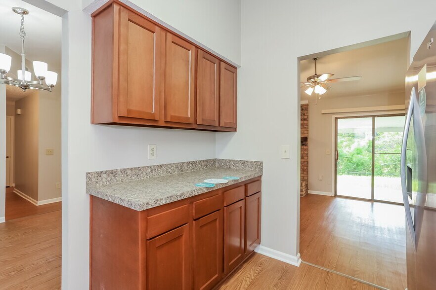 Building Photo - 3709 Foxcroft Rd
