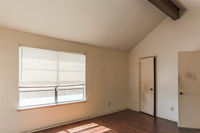 Building Photo - 9901 Sharpcrest St