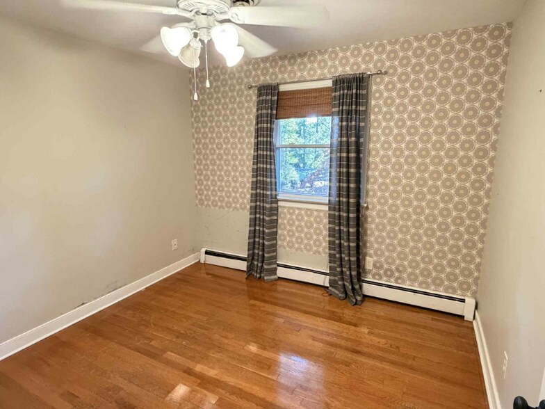 Building Photo - 11910 Lucks Ln