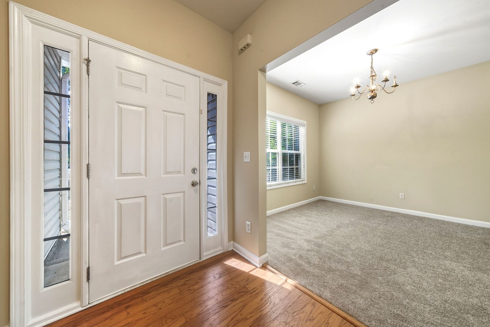 Building Photo - 4750 Ferncrest Pl