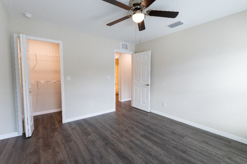 Building Photo - 2021 Fraser St