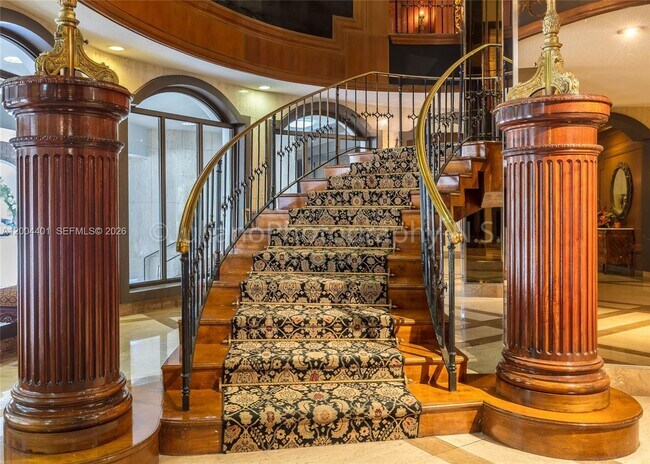 Building Photo - 6039 Collins Ave