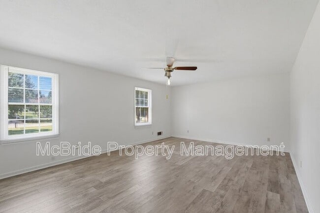 Building Photo - 5182 Bluegrass Trail