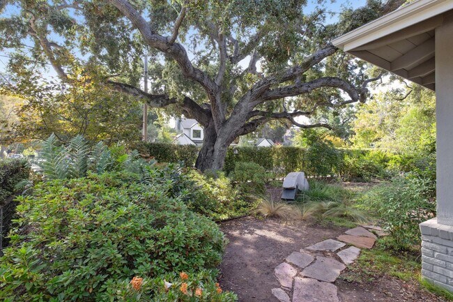 Building Photo - Charming 3-Bedroom Home with Office in desirable Old Palo Alto neighborhood with AC