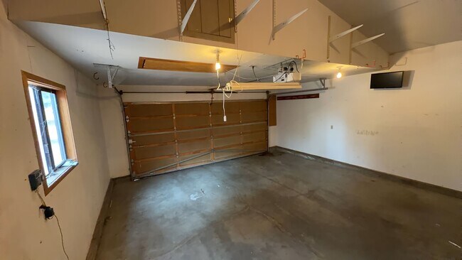 Building Photo - 2741 NE Laramie Way