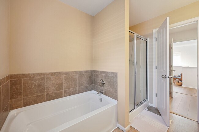 Building Photo - Spacious 3-Bedroom Home in Tumwater – Styl...