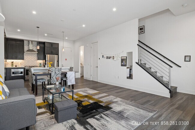 Building Photo - 1055 32nd St