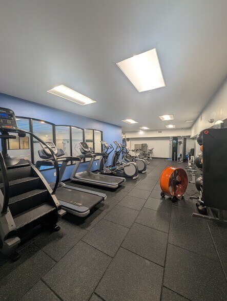gym - 518 Gregory Ave