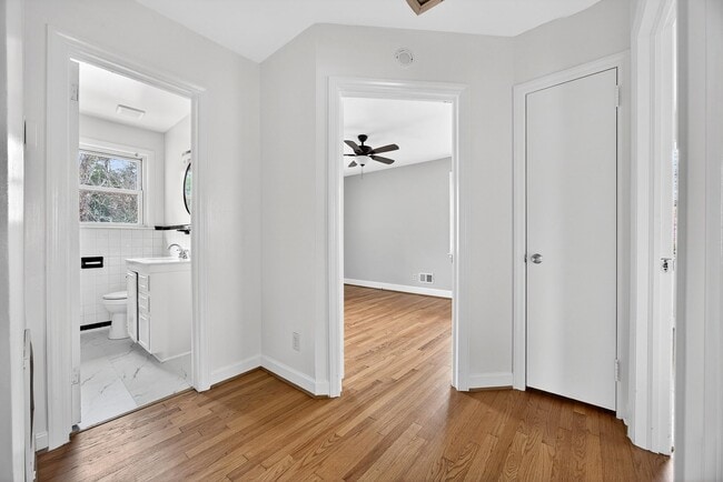 Building Photo - AVAILABLE NOW! ALL-BRICK RANCH IN WEST COLUMBIA!